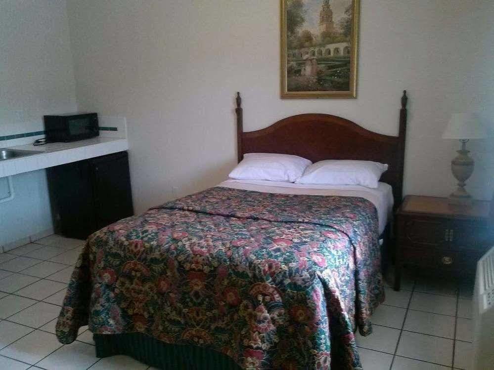 Economy Inn Paso Robles Dış mekan fotoğraf